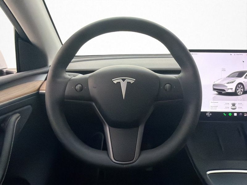 Tesla Model Y bild 11
