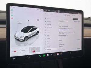 Tesla Model Y bild 23