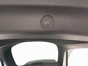 Tesla Model Y bild 30