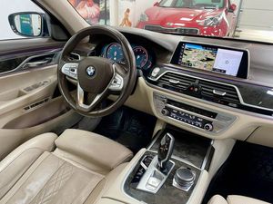 BMW 750 bild 14