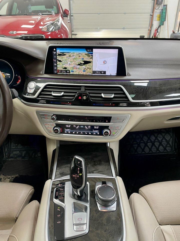 BMW 750 bild 12