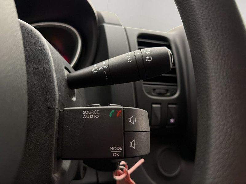 Renault Trafic bild 18