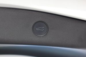 Tesla Model 3 bild 18