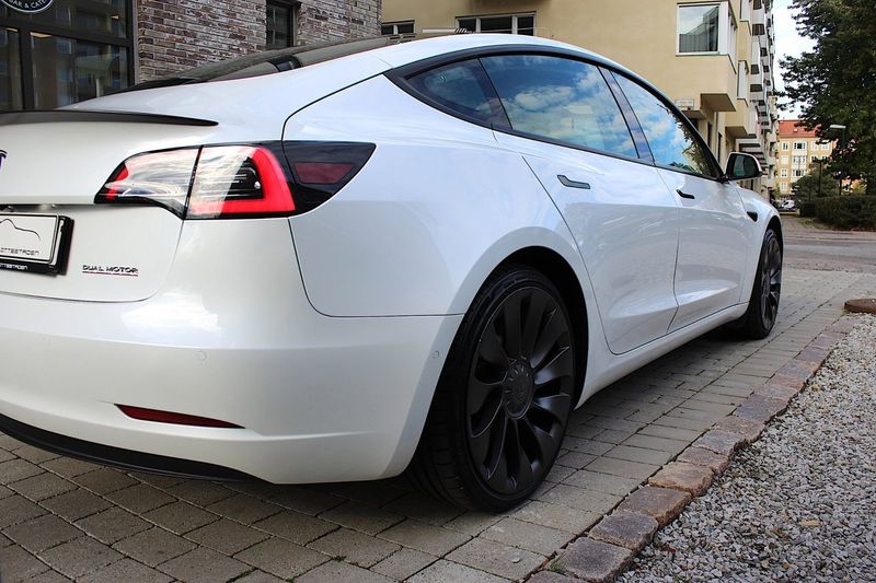 Tesla Model 3 bild 16