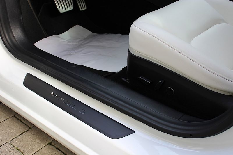 Tesla Model 3 bild 19