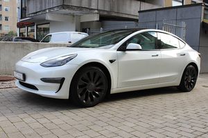 Tesla Model 3 bild 2