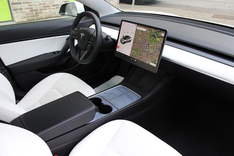 Tesla Model 3 bild 29