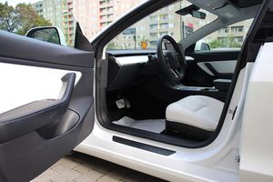 Tesla Model 3 bild 5