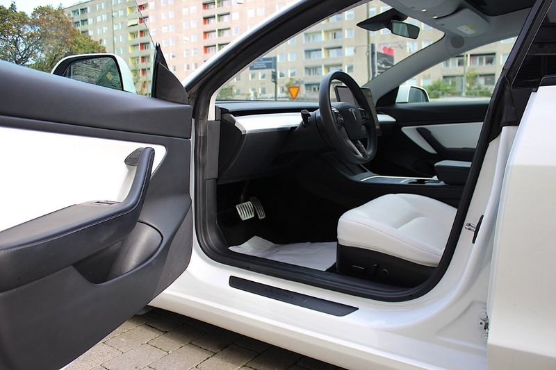 Tesla Model 3 bild 5