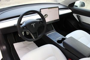 Tesla Model 3 bild 33