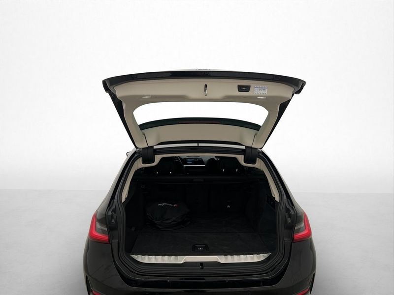BMW 330 bild 9