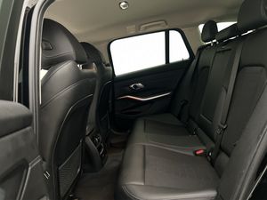 BMW 330 bild 14