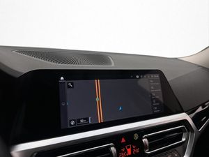 BMW 330 bild 13