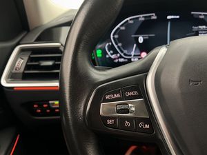 BMW 330 bild 16