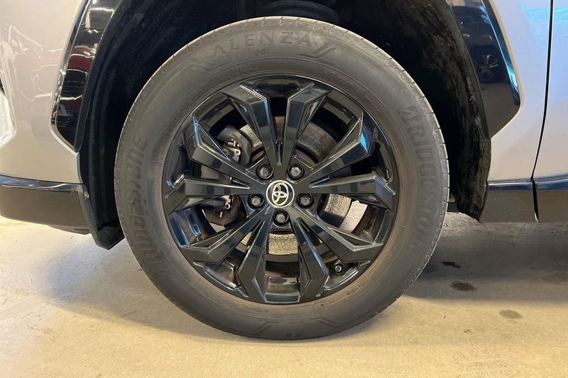 Toyota RAV4 bild 24