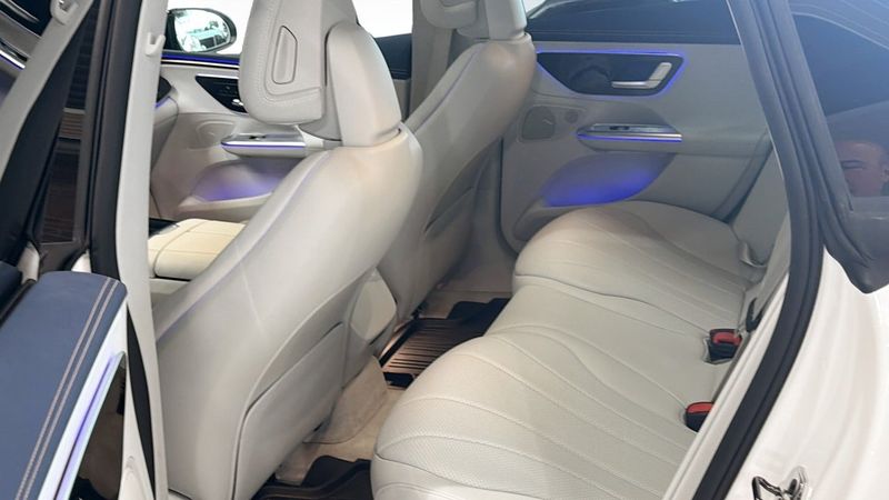 Mercedes EQE350 bild 7