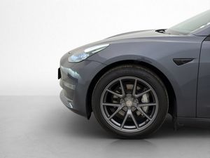 Tesla Model 3 bild 32