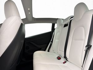 Tesla Model 3 bild 29