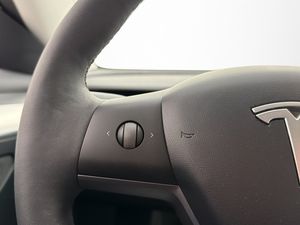 Tesla Model 3 bild 15