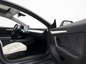 Tesla Model 3 bild 28