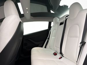 Tesla Model 3 bild 29