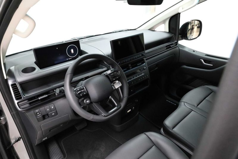 Hyundai Staria bild 3