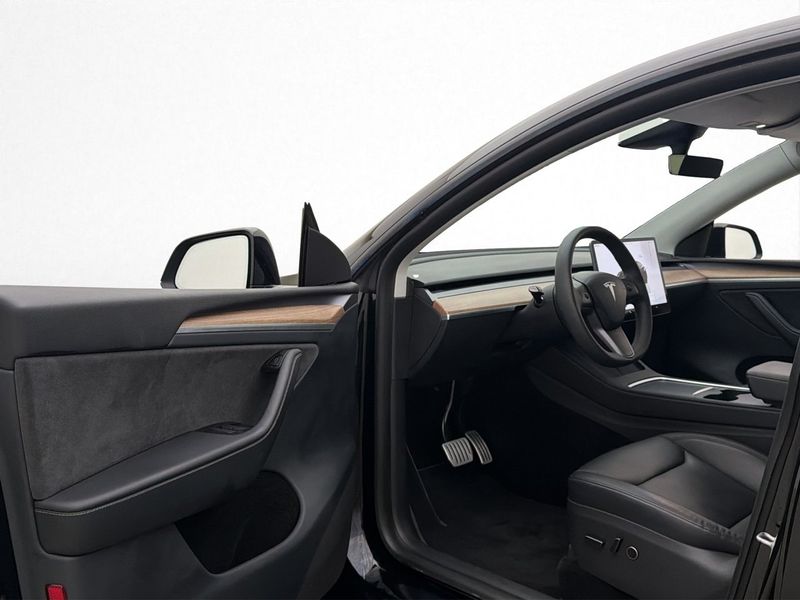 Tesla Model Y bild 12