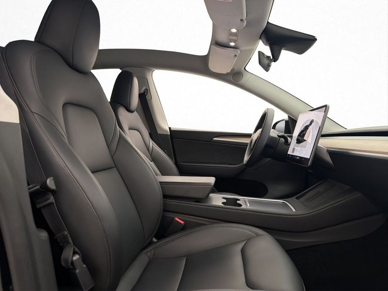 Tesla Model Y bild 28
