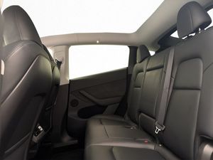 Tesla Model Y bild 30