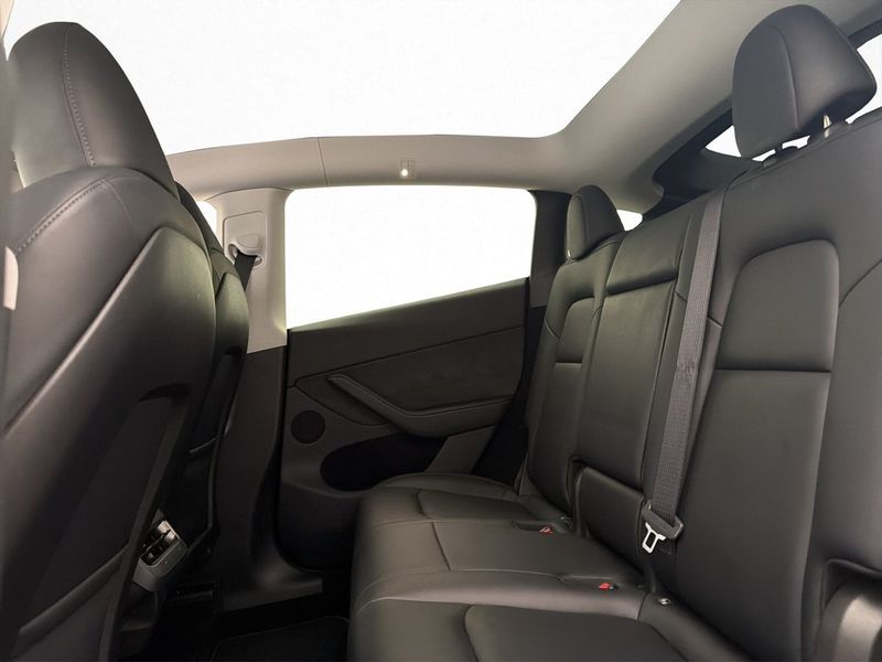 Tesla Model Y bild 30