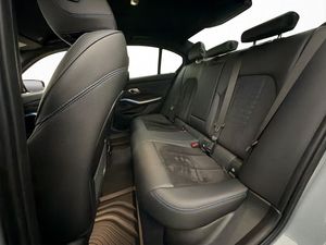 BMW 330 bild 30