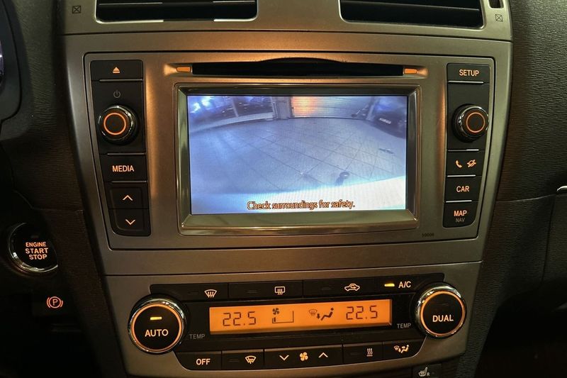 Toyota Avensis bild 22