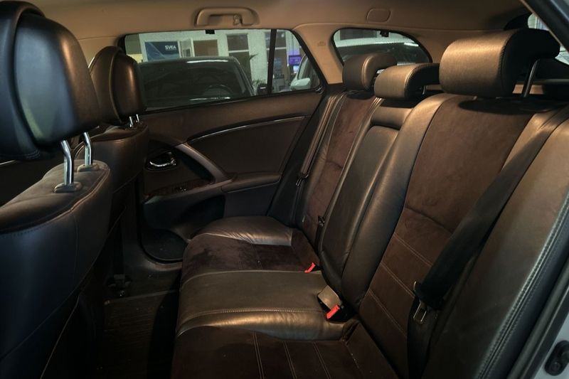 Toyota Avensis bild 27