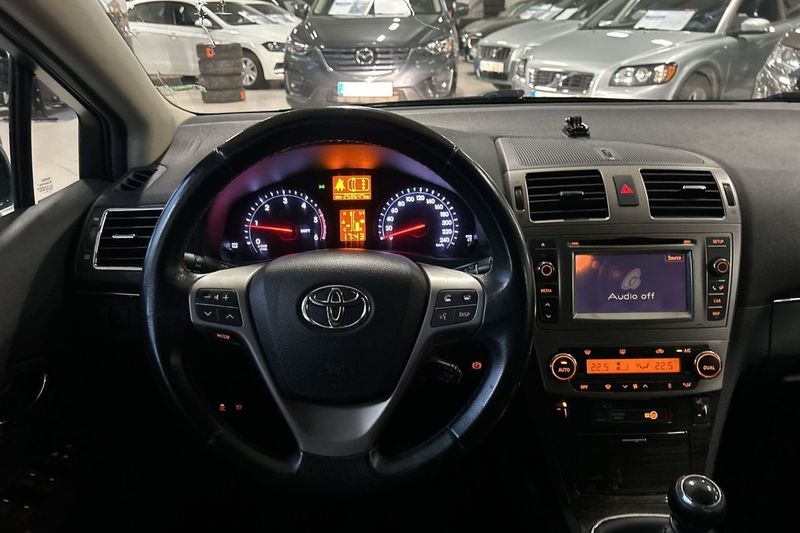 Toyota Avensis bild 17