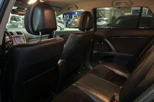 Toyota Avensis bild 25