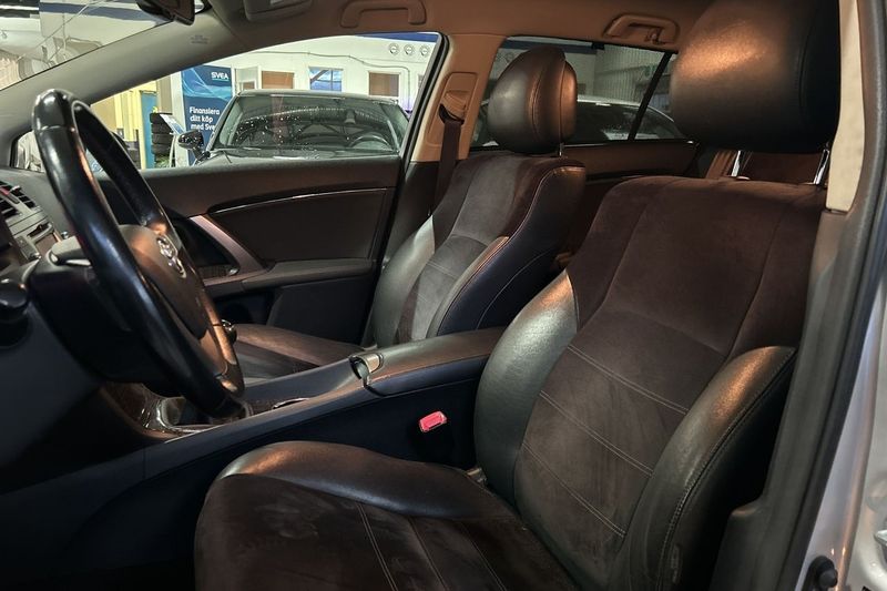 Toyota Avensis bild 15