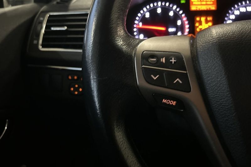 Toyota Avensis bild 18