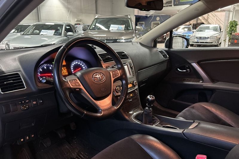 Toyota Avensis bild 14