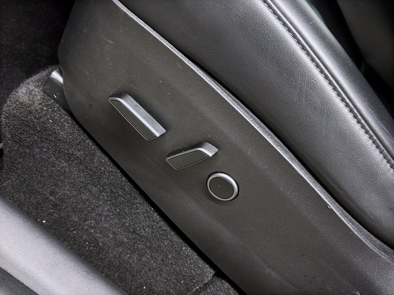 Tesla Model Y bild 12