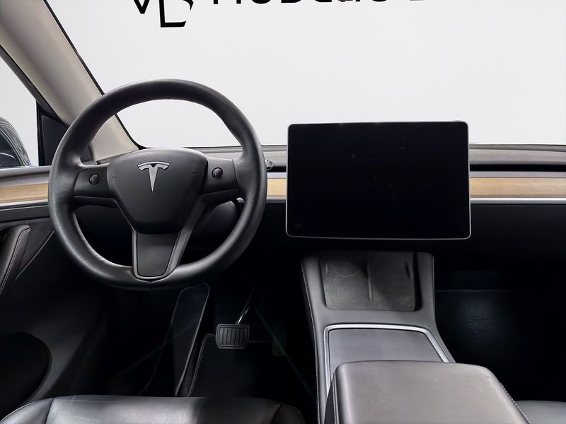 Tesla Model Y bild 11