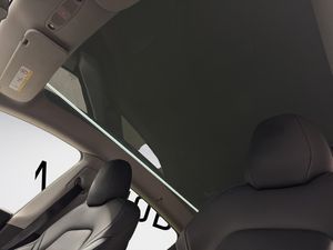 Tesla Model Y bild 15