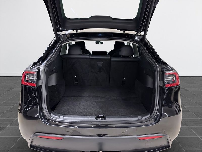 Tesla Model Y bild 14