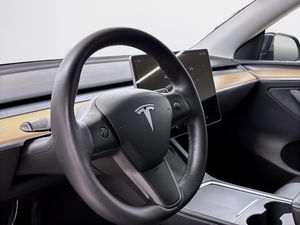 Tesla Model Y bild 9