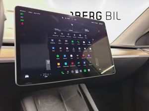 Tesla Model Y bild 18
