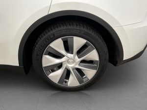 Tesla Model Y bild 32