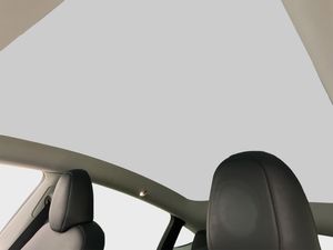 Tesla Model Y bild 30
