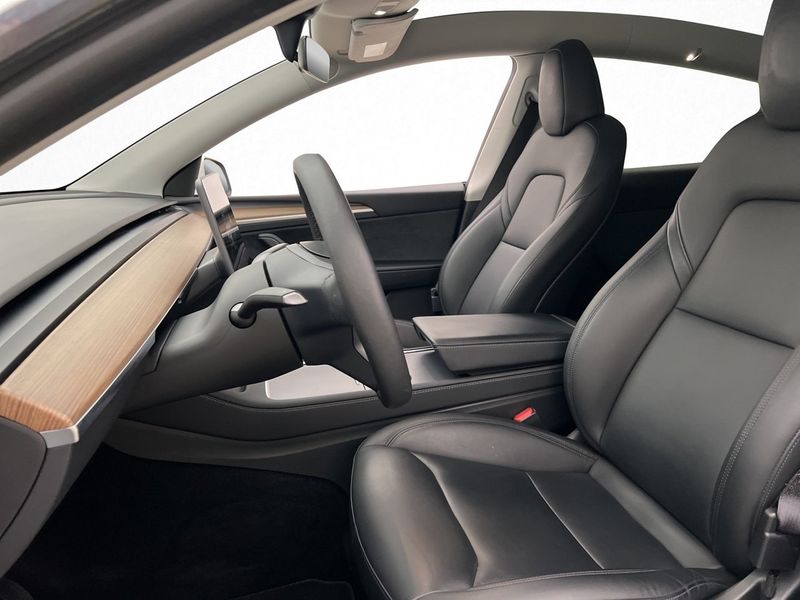 Tesla Model Y bild 15