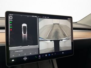 Tesla Model Y bild 27