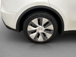 Tesla Model Y bild 33