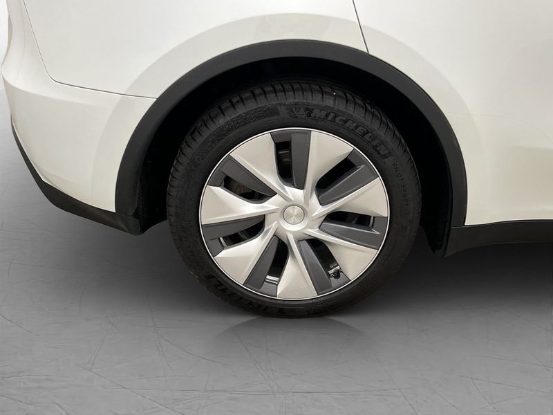 Tesla Model Y bild 33